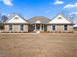 13092 Pebble Ridge Dr, Byhalia, MS 38611