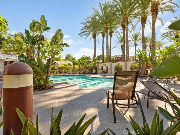 24 Santa Barbara Ct, Foothill Ranch, CA 92610