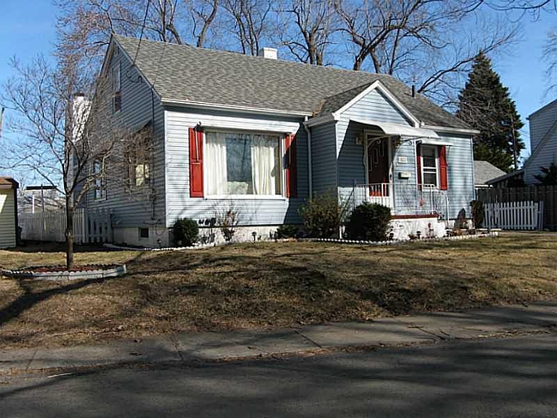 1st image of 1822 Woodland Dr