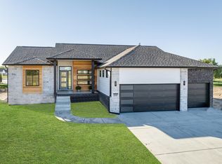 4909 N Emerald Ct, Maize, KS 67101