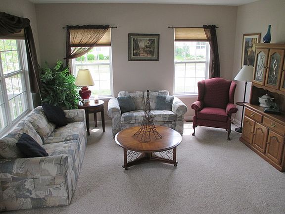 5th image of 2741 Savoy Ln
