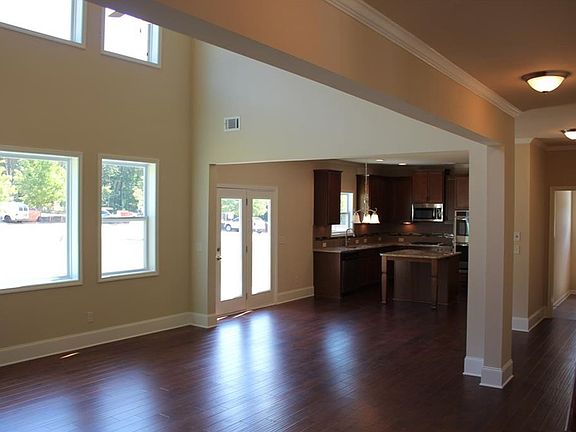 5th image of 180 Bergen Dr