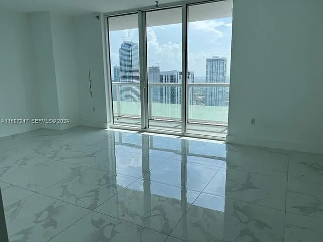 Studio, 567 sqft, $2,495 — Photo 4