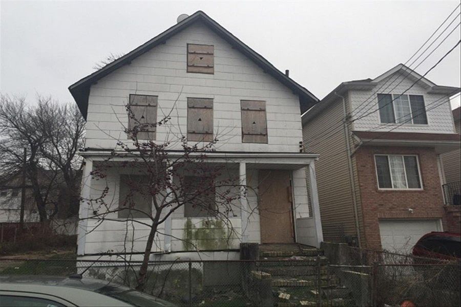 1st image of 44 South St