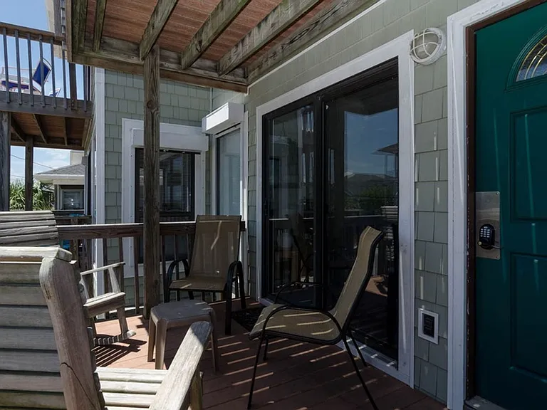 13 E Henderson St #2 — Photo 6