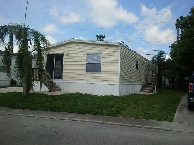 1st image of 25 Bridgette Blvd