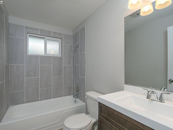 2nd image of 2505 Fort Vancouver Way #1