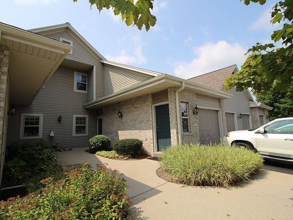 All-brick private entrance