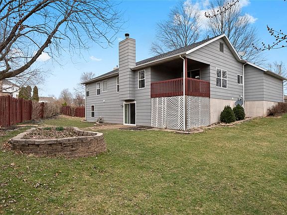 5th image of 301 Thorne Creek Ct