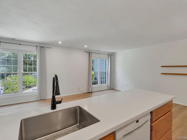 48 Homestead Village Dr — Photo 18