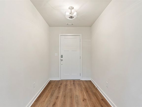 4th image of 34 Brierfield Ln