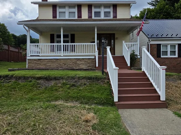 910 26th Ave, Altoona, PA 16601