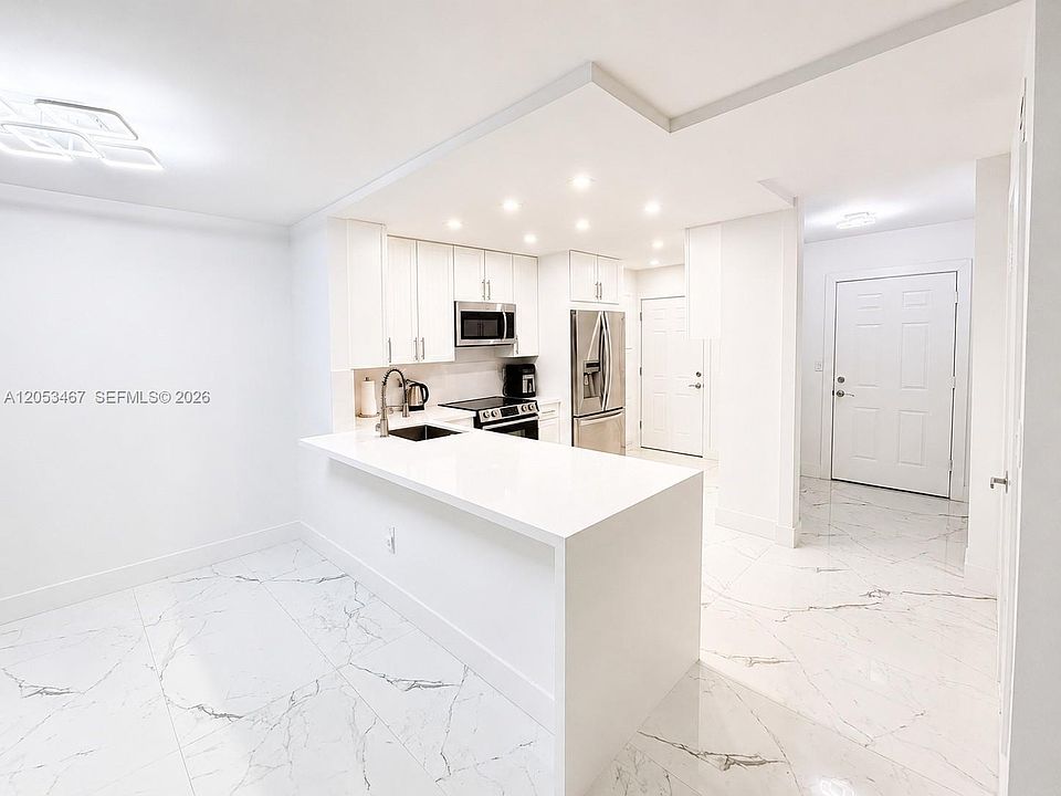 1st image of 1750 NE 191st St APT 605-1