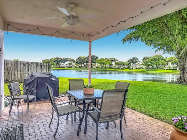 13 SWALLOW Drive, Boynton Beach, FL 33436