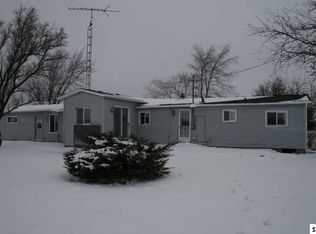 8537 E Peet Rd, Chesaning, MI 48616