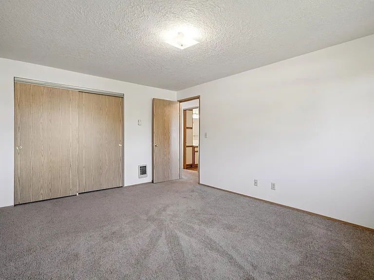 Cedar Court Apartments — Photo 6