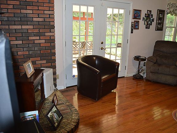 4th image of 130 Opal Dr