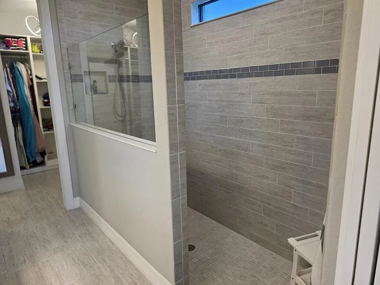 527 SE Vallarta Dr — Photo 13