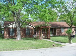 1912 Osage Rd, Mexico, MO 65265