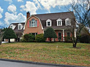 10220 Loma Dr, Knoxville, TN 37922