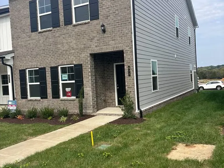 977 Nance Ln — Photo 3