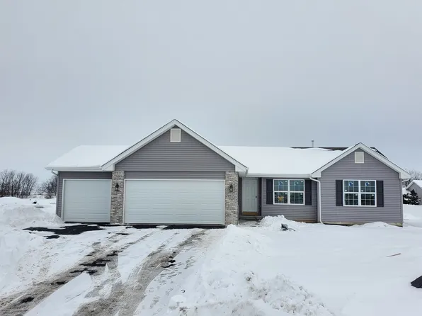 207 Autumnwood Ln, Davis Junction, IL 61020