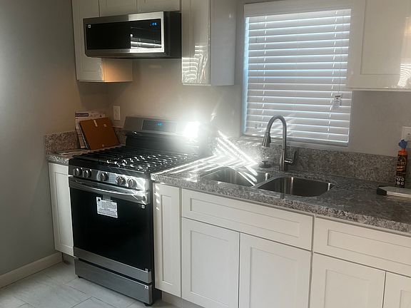 3rd image of 816 E K Ave