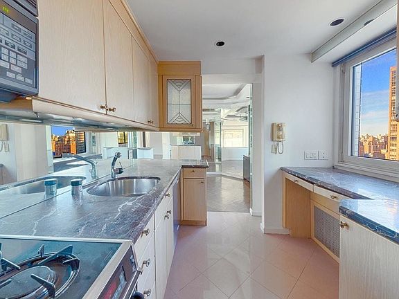 3rd image of 303 E 57th St #17CD