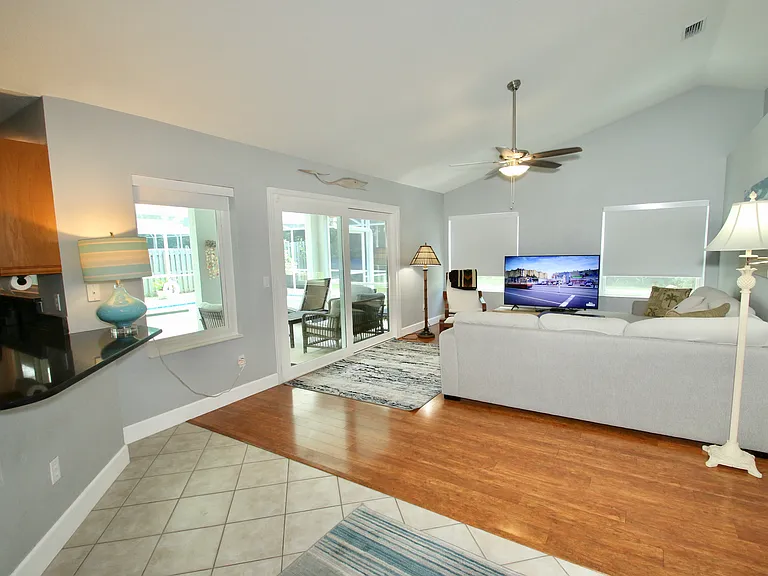 5772 White Acres Ln — Photo 17
