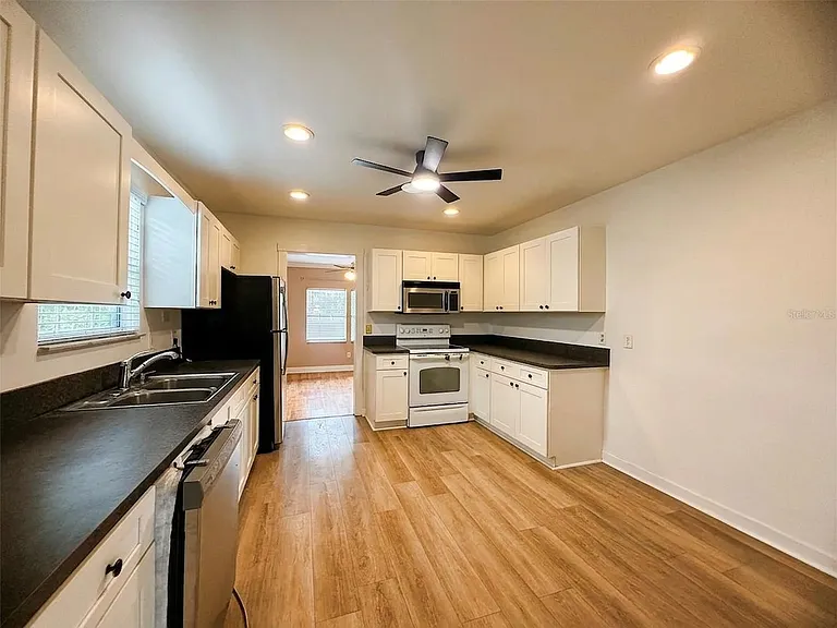 702 Avenue H NE #702 — Photo 8