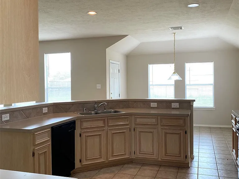 2507 Atwood Glen Ln — Photo 6