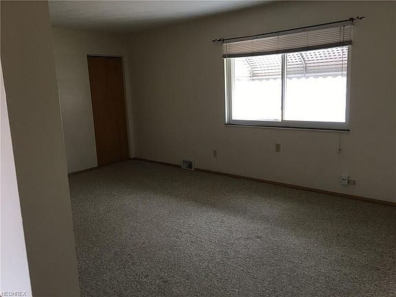 3rd image of 733 & 735 S Firestone Blvd