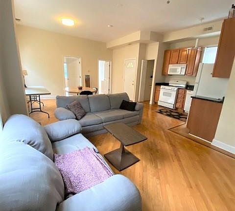 5th image of 2305 W Grand Ave APT 2F