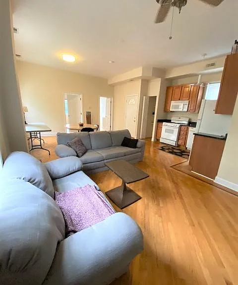 2305 W Grand Ave #2-F — Photo 5