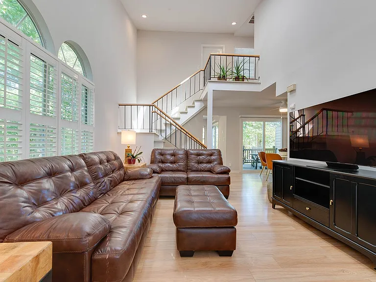 9006 Saint Thomas Ln — Photo 27