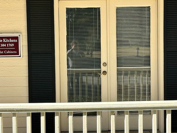4th image of 3616 Magnolia Point Blvd