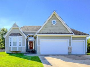 10125 Theden Cir, Lenexa, KS 66220