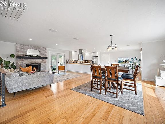 5th image of 1146 Terrace Rd