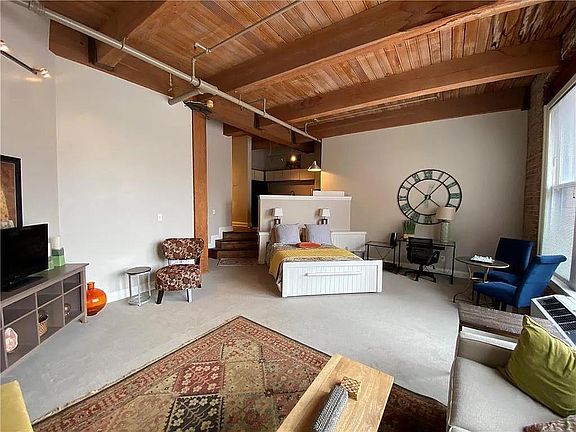 2nd image of 308 W 8th St APT 506