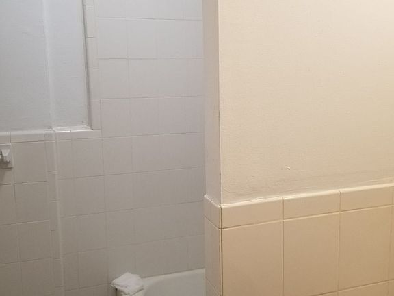 2nd image of 141-30 Pershing Cres #6L