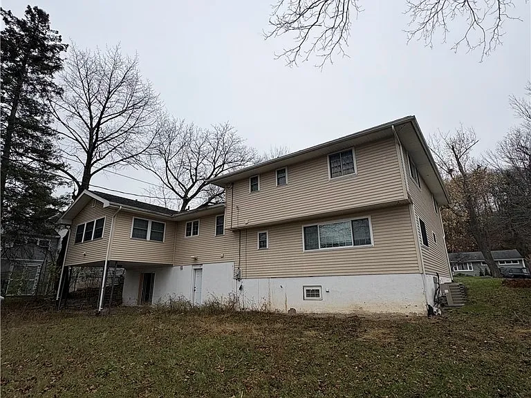 215 Locksley Rd — Photo 24