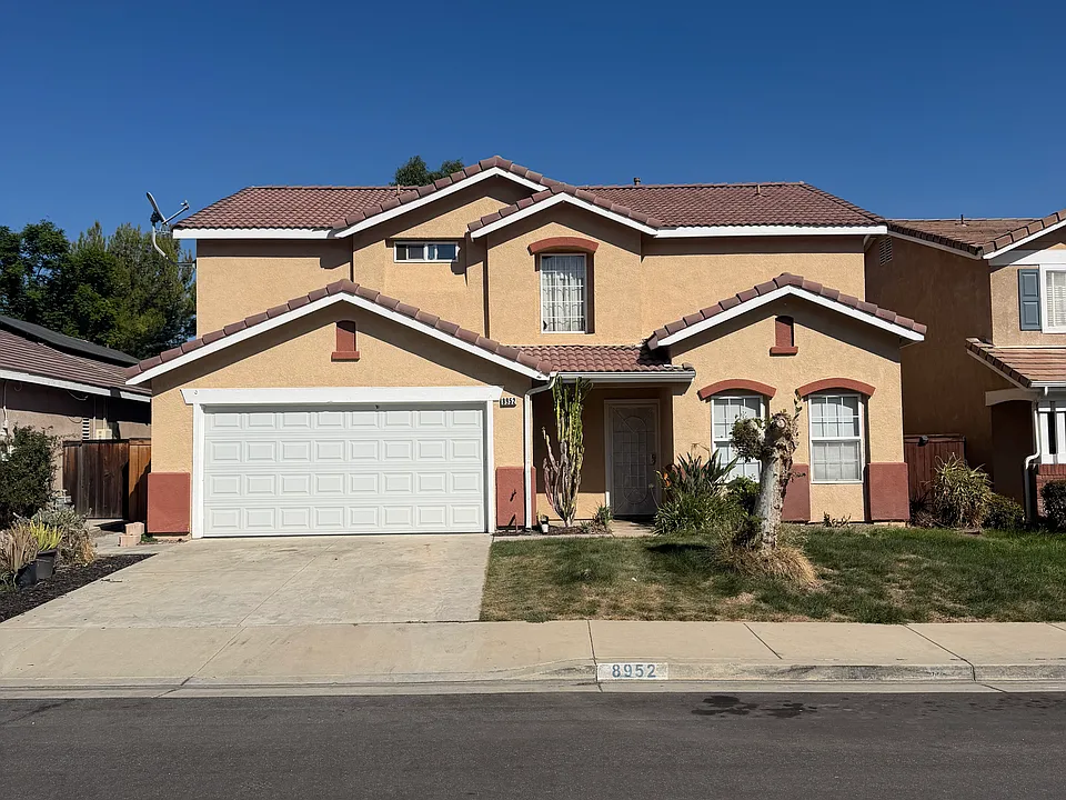 8952 Dahlia Dr