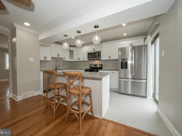 2436 S 75th St, Philadelphia, PA 19153
