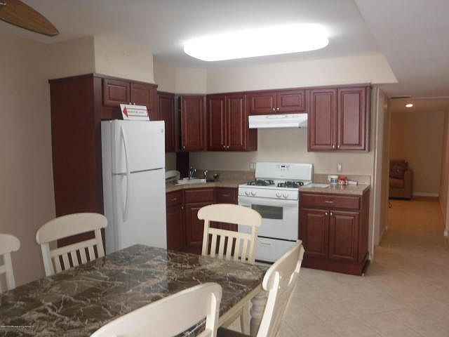 2nd image of 547 Naughton Ave