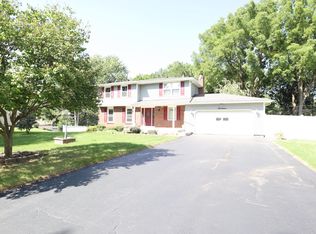 17 Peak Hill Dr, Rochester, NY 14625
