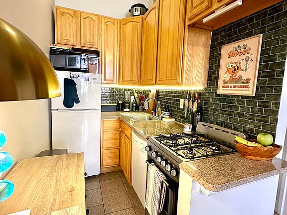2nd image of 62 W 70th St APT 2A