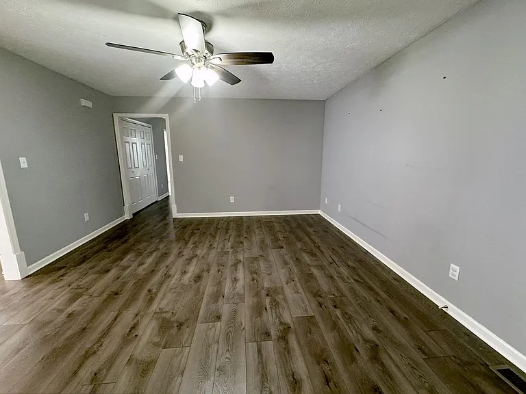 377 Kenlee Cir #1 — Photo 7
