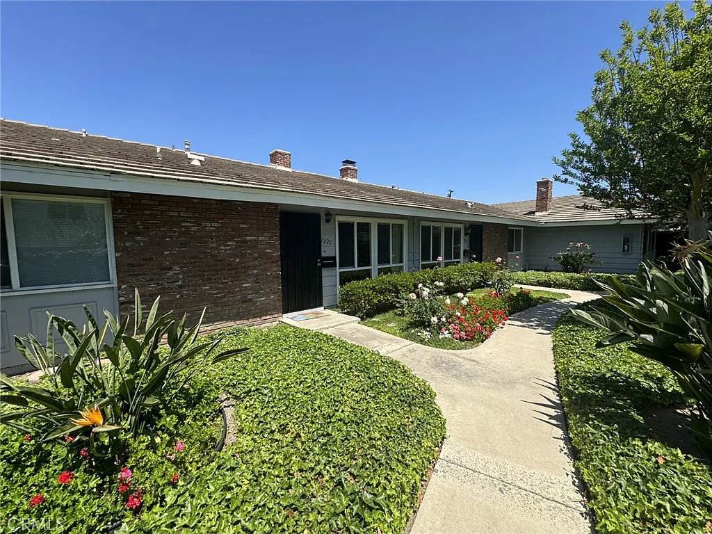 2 bed, 1152 sqft, $3,400 — Photo 4