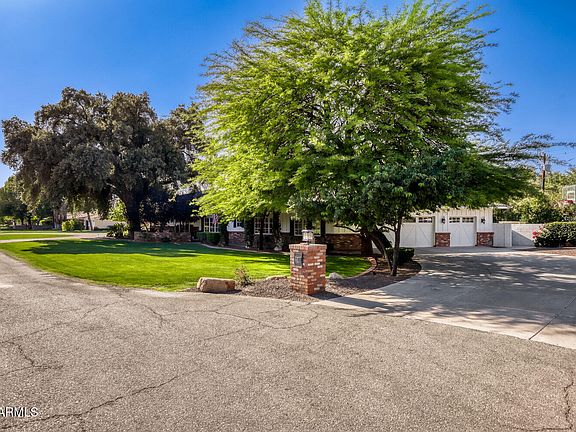 5th image of 330 W LAWRENCE Road