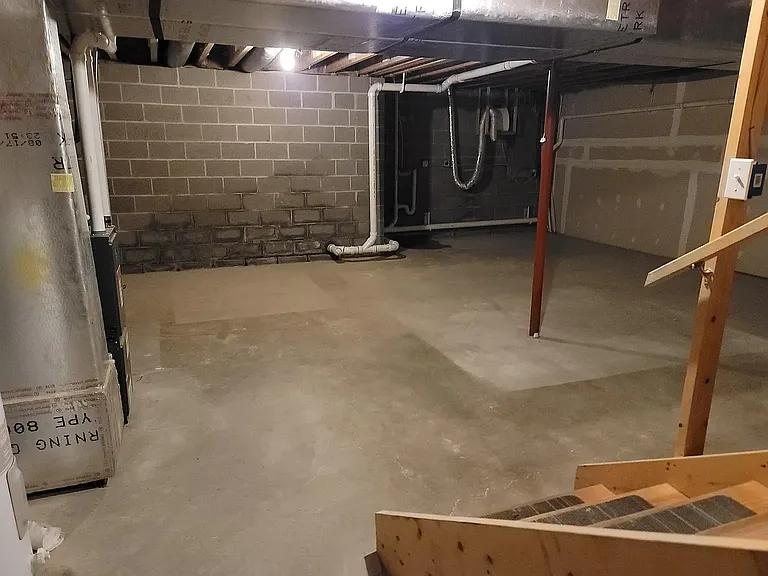 658 S Keyser Ave — Photo 10